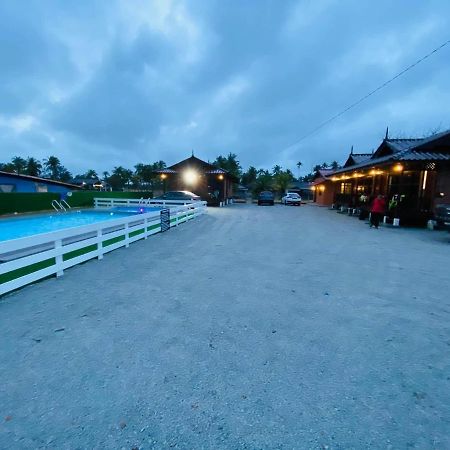 Tts Staycation Chalet Kampung Penarik Kültér fotó